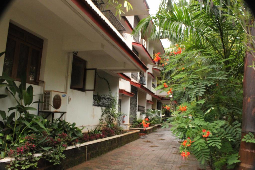 Diana Apartments Candolim Exteriör bild